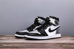 Jordan 1 Retro High OG 'Silver Toe'