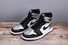 Jordan 1 Retro High OG 'Silver Toe'