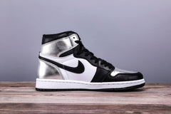 Jordan 1 Retro High OG 'Silver Toe'